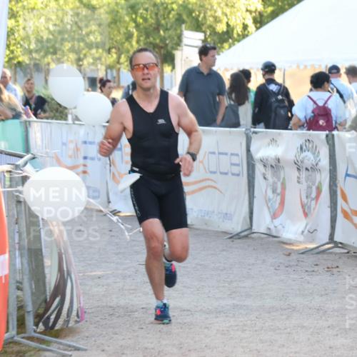 07.09.2025 - 19. Norderstedt Triathlon Luisa Fischer http://msf.ph/oto/8745771 07.09.2025 17:21:01 Ziel 893 meine-sportfotos.de