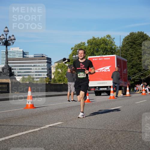 07.09.2025 - BARMER Alsterlauf Yannick Fuchs http://msf.ph/oto/8745790 07.09.2025 09:31:19 Laufen 4312, 1 meine-sportfotos.de
