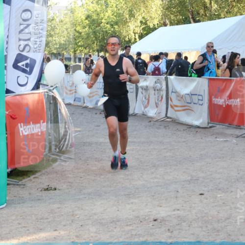 07.09.2025 - 19. Norderstedt Triathlon Luisa Fischer http://msf.ph/oto/8745792 07.09.2025 17:21:02 Ziel 893 meine-sportfotos.de
