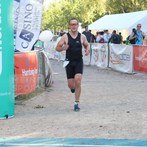 07.09.2025 - 19. Norderstedt Triathlon Luisa Fischer http://msf.ph/oto/8745797 07.09.2025 17:21:03 Ziel 893 meine-sportfotos.de