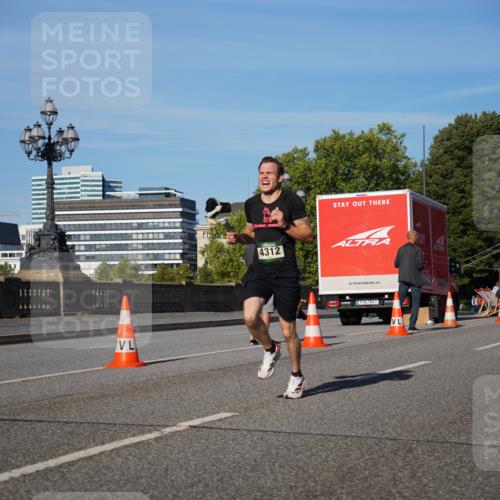 07.09.2025 - BARMER Alsterlauf Yannick Fuchs http://msf.ph/oto/8745800 07.09.2025 09:31:20 Laufen 4312 meine-sportfotos.de
