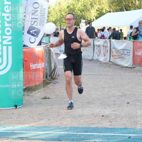 07.09.2025 - 19. Norderstedt Triathlon Luisa Fischer http://msf.ph/oto/8745803 07.09.2025 17:21:03 Ziel 893 meine-sportfotos.de