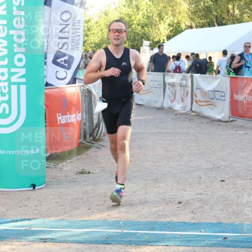 07.09.2025 - 19. Norderstedt Triathlon Luisa Fischer http://msf.ph/oto/8745806 07.09.2025 17:21:03 Ziel 893 meine-sportfotos.de