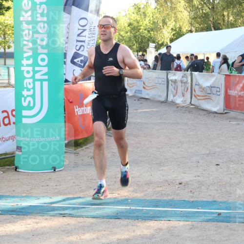 07.09.2025 - 19. Norderstedt Triathlon Luisa Fischer http://msf.ph/oto/8745808 07.09.2025 17:21:04 Ziel 893 meine-sportfotos.de
