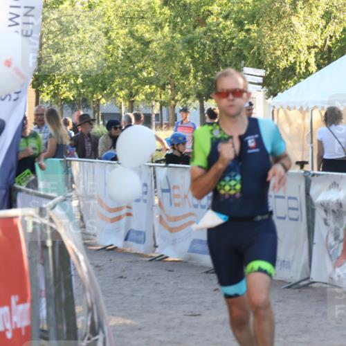 07.09.2025 - 19. Norderstedt Triathlon Luisa Fischer http://msf.ph/oto/8745817 07.09.2025 17:22:14 Ziel 923 meine-sportfotos.de