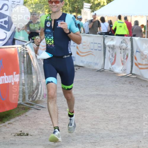 07.09.2025 - 19. Norderstedt Triathlon Luisa Fischer http://msf.ph/oto/8745833 07.09.2025 17:22:15 Ziel 923 meine-sportfotos.de