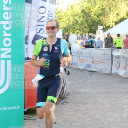 07.09.2025 - 19. Norderstedt Triathlon Luisa Fischer http://msf.ph/oto/8745837 07.09.2025 17:22:15 Ziel 923 meine-sportfotos.de