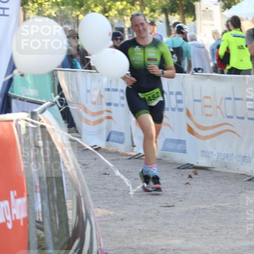 07.09.2025 - 19. Norderstedt Triathlon Luisa Fischer http://msf.ph/oto/8745852 07.09.2025 17:22:16 Ziel 923 meine-sportfotos.de