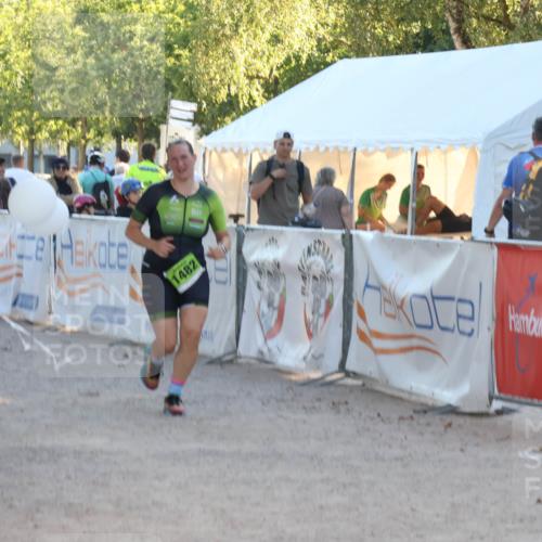 07.09.2025 - 19. Norderstedt Triathlon Luisa Fischer http://msf.ph/oto/8745875 07.09.2025 17:22:18 Ziel 923, 1482 meine-sportfotos.de