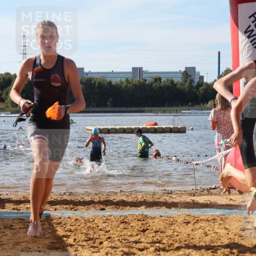 07.09.2025 - 19. Norderstedt Triathlon Luisa Fischer http://msf.ph/oto/8745892 07.09.2025 10:24:56 Schwimmen 61, 62, 73, 100, 111, 120, 126, 130 meine-sportfotos.de