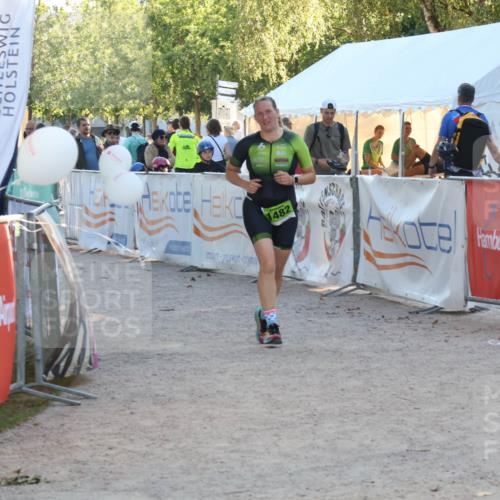 07.09.2025 - 19. Norderstedt Triathlon Luisa Fischer http://msf.ph/oto/8745899 07.09.2025 17:22:19 Ziel 923, 1482 meine-sportfotos.de