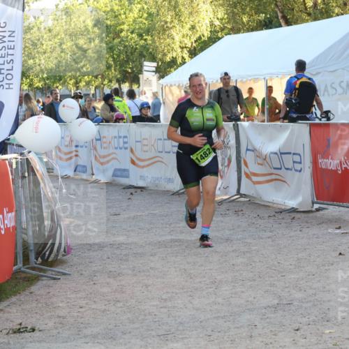 07.09.2025 - 19. Norderstedt Triathlon Luisa Fischer http://msf.ph/oto/8745912 07.09.2025 17:22:19 Ziel 923, 1482 meine-sportfotos.de