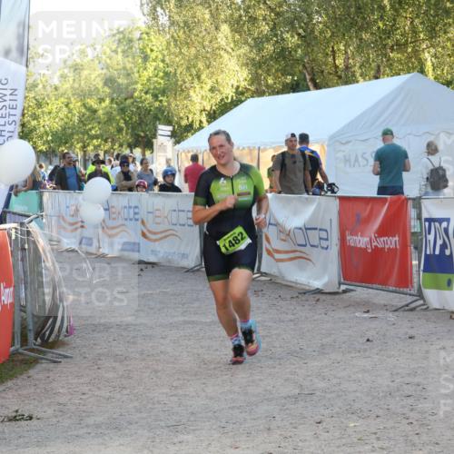 07.09.2025 - 19. Norderstedt Triathlon Luisa Fischer http://msf.ph/oto/8745937 07.09.2025 17:22:20 Ziel 923, 1482 meine-sportfotos.de