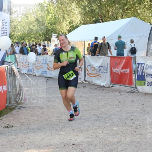 07.09.2025 - 19. Norderstedt Triathlon Luisa Fischer http://msf.ph/oto/8745948 07.09.2025 17:22:21 Ziel 923, 1482 meine-sportfotos.de
