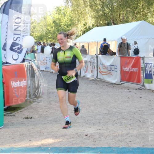 07.09.2025 - 19. Norderstedt Triathlon Luisa Fischer http://msf.ph/oto/8745956 07.09.2025 17:22:22 Ziel 923, 1482 meine-sportfotos.de
