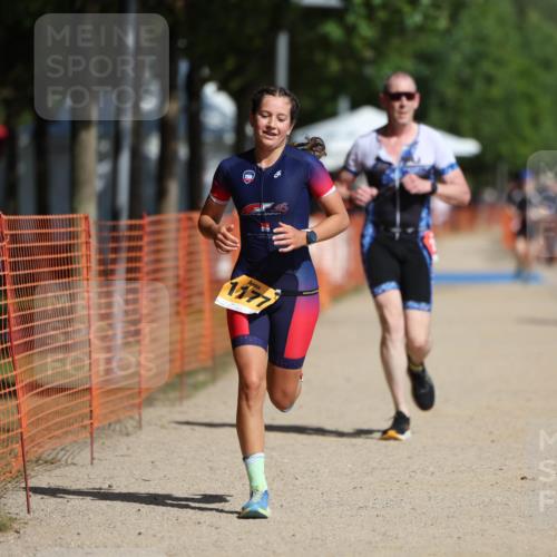 07.09.2025 - 19. Norderstedt Triathlon Michael Strokosch http://msf.ph/oto/8745971 07.09.2025 11:59:34 Laufen 296, 1177 meine-sportfotos.de