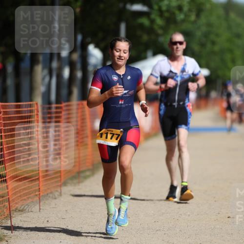 07.09.2025 - 19. Norderstedt Triathlon Michael Strokosch http://msf.ph/oto/8745977 07.09.2025 11:59:34 Laufen 296, 1177 meine-sportfotos.de