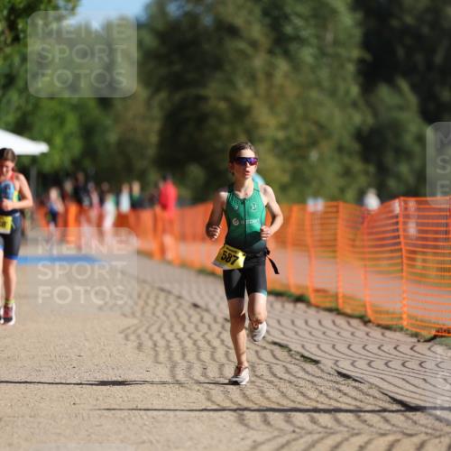 07.09.2025 - 19. Norderstedt Triathlon Michael Strokosch http://msf.ph/oto/8745997 07.09.2025 09:44:05 Laufen 563, 586, 587, 613 meine-sportfotos.de