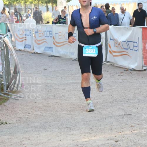 07.09.2025 - 19. Norderstedt Triathlon Luisa Fischer http://msf.ph/oto/8746041 07.09.2025 17:23:49 Ziel 380 meine-sportfotos.de