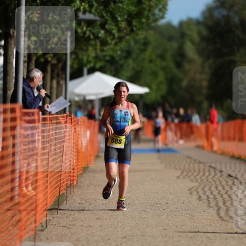 07.09.2025 - 19. Norderstedt Triathlon Michael Strokosch http://msf.ph/oto/8746051 07.09.2025 09:44:08 Laufen 587, 588 meine-sportfotos.de