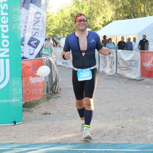 07.09.2025 - 19. Norderstedt Triathlon Luisa Fischer http://msf.ph/oto/8746068 07.09.2025 17:23:51 Ziel 380 meine-sportfotos.de