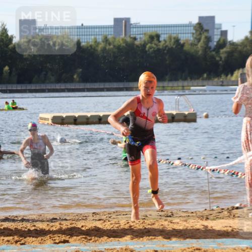 07.09.2025 - 19. Norderstedt Triathlon Luisa Fischer http://msf.ph/oto/8746087 07.09.2025 10:25:03 Schwimmen 61, 62, 77, 80, 91, 100, 111, 126, 130 meine-sportfotos.de