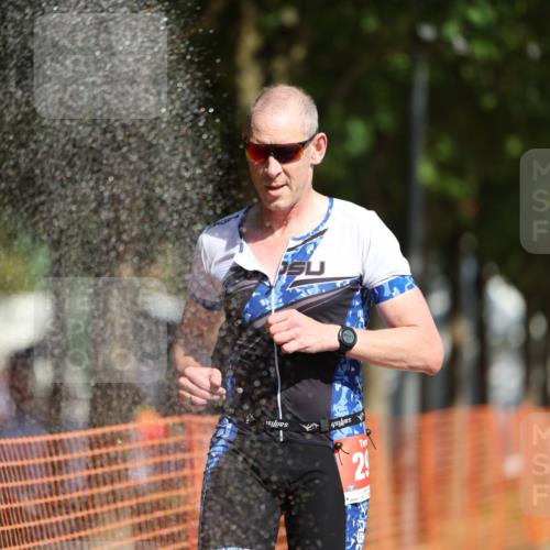 07.09.2025 - 19. Norderstedt Triathlon Michael Strokosch http://msf.ph/oto/8746101 07.09.2025 11:59:38 Laufen 296, 1177, 1383 meine-sportfotos.de