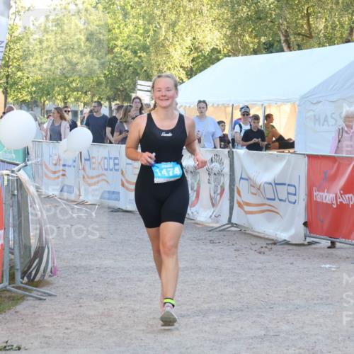 07.09.2025 - 19. Norderstedt Triathlon Luisa Fischer http://msf.ph/oto/8746111 07.09.2025 17:24:11 Ziel 1474 meine-sportfotos.de