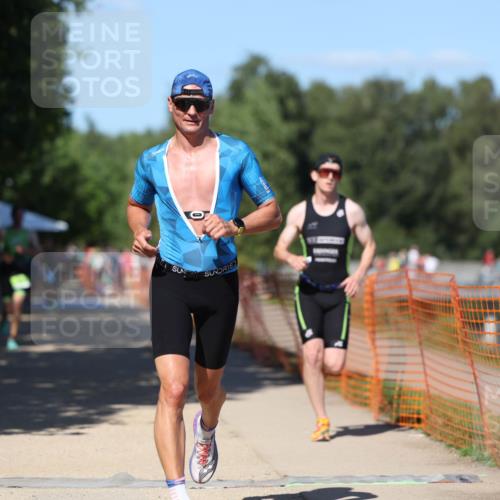 07.09.2025 - 19. Norderstedt Triathlon Michael Strokosch http://msf.ph/oto/8746113 07.09.2025 14:48:07 Laufen 880, 995, 1003 meine-sportfotos.de