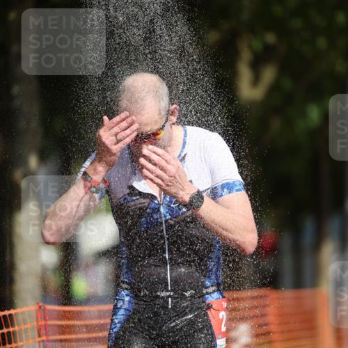 07.09.2025 - 19. Norderstedt Triathlon Michael Strokosch http://msf.ph/oto/8746138 07.09.2025 11:59:39 Laufen 296, 1177, 1383 meine-sportfotos.de