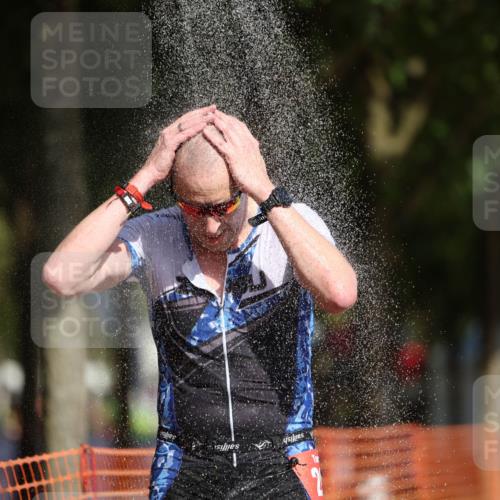 07.09.2025 - 19. Norderstedt Triathlon Michael Strokosch http://msf.ph/oto/8746148 07.09.2025 11:59:40 Laufen 296, 1177, 1383 meine-sportfotos.de