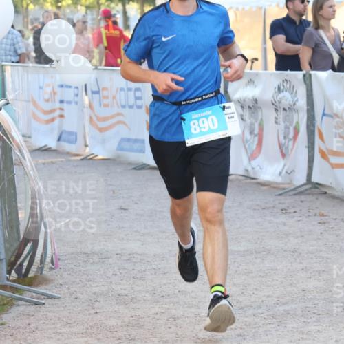 07.09.2025 - 19. Norderstedt Triathlon Luisa Fischer http://msf.ph/oto/8746149 07.09.2025 17:24:35 Ziel 890 meine-sportfotos.de