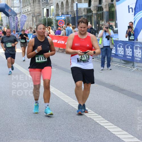 07.09.2025 - BARMER Alsterlauf Strokosch-Dieckow http://msf.ph/oto/8746152 07.09.2025 10:17:14 Ziel 2466, 3304, 3372, 3731, 3793, 4130, 4270, 4447, 4790, 4791, 5032, 5087, 5237, 5545, 5632, 5680, 5946, 8082 meine-sportfotos.de