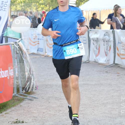 07.09.2025 - 19. Norderstedt Triathlon Luisa Fischer http://msf.ph/oto/8746163 07.09.2025 17:24:35 Ziel 890 meine-sportfotos.de
