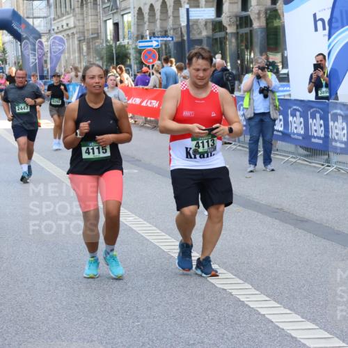 07.09.2025 - BARMER Alsterlauf Strokosch-Dieckow http://msf.ph/oto/8746190 07.09.2025 10:17:14 Ziel 2466, 3304, 3372, 3731, 3793, 4130, 4270, 4447, 4790, 4791, 5032, 5087, 5237, 5545, 5632, 5680, 5946, 8082 meine-sportfotos.de
