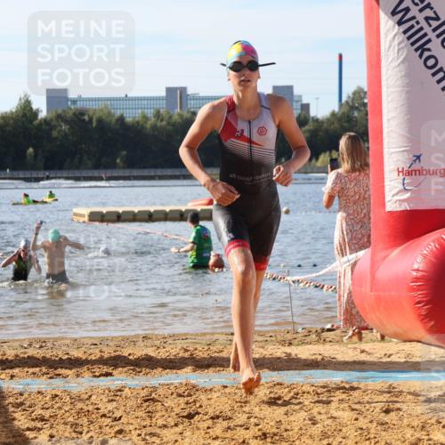 07.09.2025 - 19. Norderstedt Triathlon Luisa Fischer http://msf.ph/oto/8746208 07.09.2025 10:25:09 Schwimmen 77, 80, 91, 111, 650 meine-sportfotos.de
