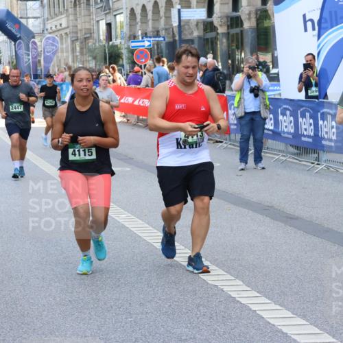 07.09.2025 - BARMER Alsterlauf Strokosch-Dieckow http://msf.ph/oto/8746231 07.09.2025 10:17:14 Ziel 2466, 3304, 3372, 3731, 3793, 4130, 4270, 4447, 4790, 4791, 5032, 5087, 5237, 5545, 5632, 5680, 5946, 8082 meine-sportfotos.de