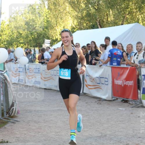 07.09.2025 - 19. Norderstedt Triathlon Luisa Fischer http://msf.ph/oto/8746234 07.09.2025 17:27:15 Ziel 918 meine-sportfotos.de