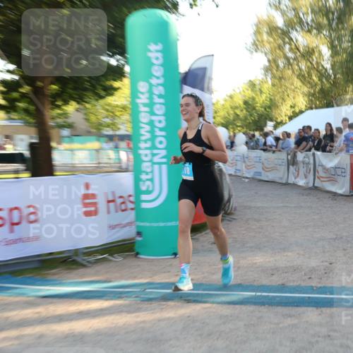07.09.2025 - 19. Norderstedt Triathlon Luisa Fischer http://msf.ph/oto/8746253 07.09.2025 17:27:16 Ziel 918 meine-sportfotos.de