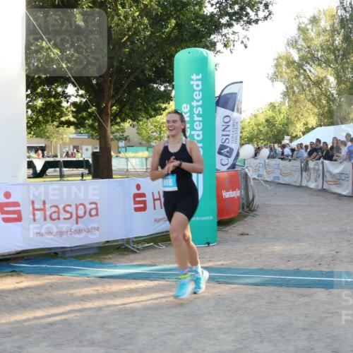 07.09.2025 - 19. Norderstedt Triathlon Luisa Fischer http://msf.ph/oto/8746257 07.09.2025 17:27:17 Ziel 918 meine-sportfotos.de