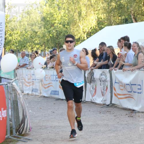 07.09.2025 - 19. Norderstedt Triathlon Luisa Fischer http://msf.ph/oto/8746302 07.09.2025 17:28:21 Ziel 378 meine-sportfotos.de
