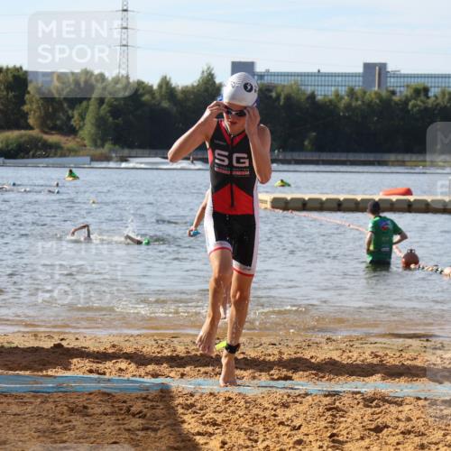 07.09.2025 - 19. Norderstedt Triathlon Luisa Fischer http://msf.ph/oto/8746320 07.09.2025 10:25:29 Schwimmen 67, 92, 106, 127, 129 meine-sportfotos.de