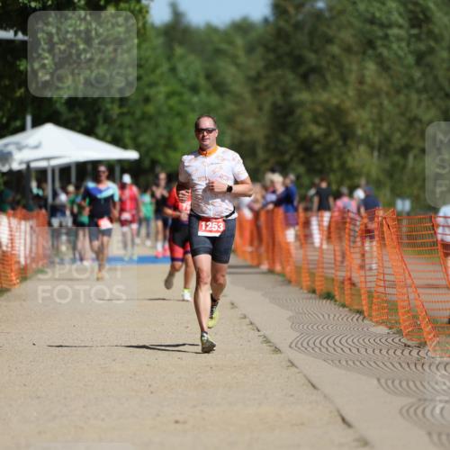 07.09.2025 - 19. Norderstedt Triathlon Michael Strokosch http://msf.ph/oto/8746350 07.09.2025 12:00:13 Laufen 1253 meine-sportfotos.de