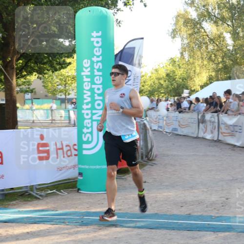 07.09.2025 - 19. Norderstedt Triathlon Luisa Fischer http://msf.ph/oto/8746355 07.09.2025 17:28:23 Ziel 378 meine-sportfotos.de