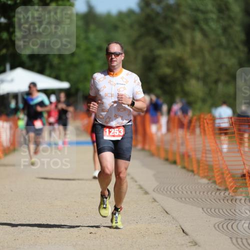 07.09.2025 - 19. Norderstedt Triathlon Michael Strokosch http://msf.ph/oto/8746411 07.09.2025 12:00:17 Laufen 714, 749, 1253 meine-sportfotos.de
