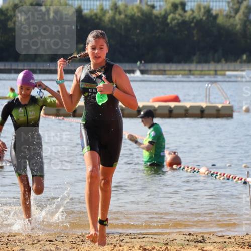 07.09.2025 - 19. Norderstedt Triathlon Luisa Fischer http://msf.ph/oto/8746414 07.09.2025 10:25:49 Schwimmen 99, 110 meine-sportfotos.de