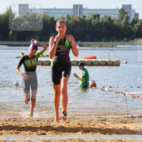 07.09.2025 - 19. Norderstedt Triathlon Luisa Fischer http://msf.ph/oto/8746419 07.09.2025 10:25:50 Schwimmen 99, 110 meine-sportfotos.de