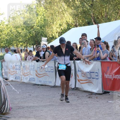07.09.2025 - 19. Norderstedt Triathlon Luisa Fischer http://msf.ph/oto/8746424 07.09.2025 17:28:48 Ziel 1412 meine-sportfotos.de