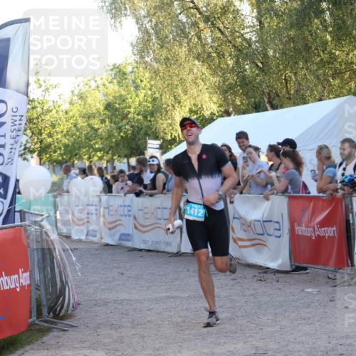 07.09.2025 - 19. Norderstedt Triathlon Luisa Fischer http://msf.ph/oto/8746446 07.09.2025 17:28:49 Ziel 1412 meine-sportfotos.de