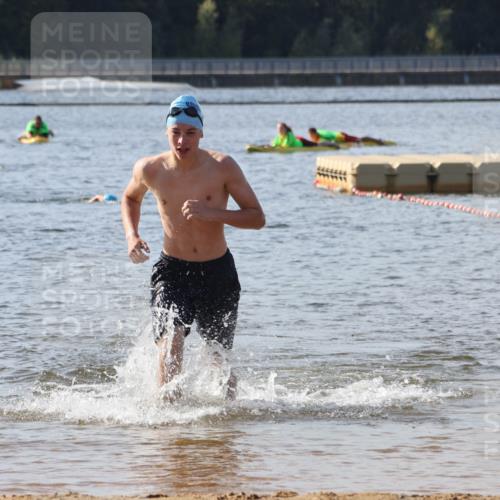 07.09.2025 - 19. Norderstedt Triathlon Luisa Fischer http://msf.ph/oto/8746504 07.09.2025 10:25:57 Schwimmen 99, 110, 693 meine-sportfotos.de